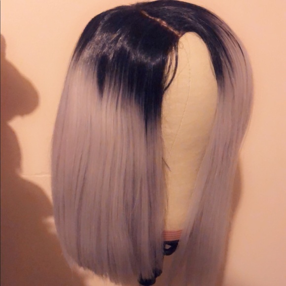 Gray synthetic bob wig - Picture 3 of 3
